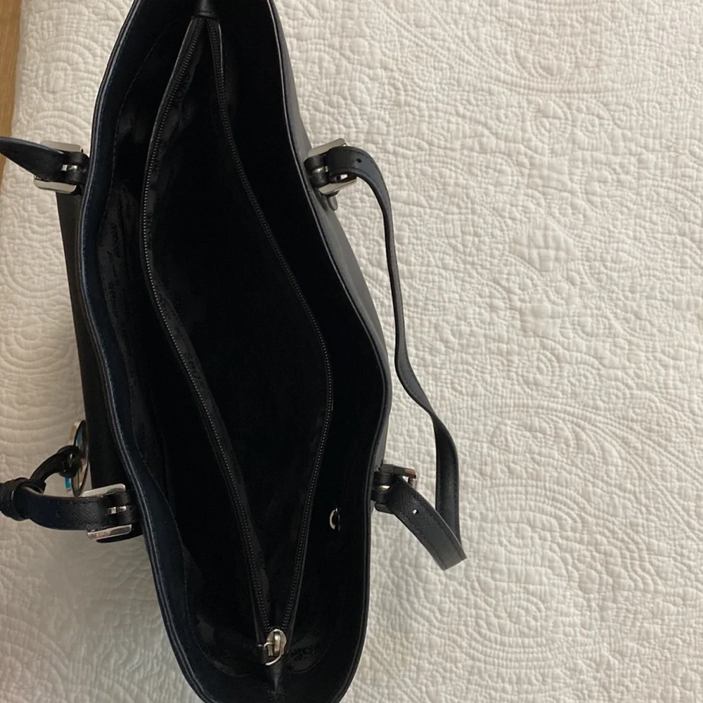Michael Kors - Saffiano Leather Structured Tote - Picture 11 of 17